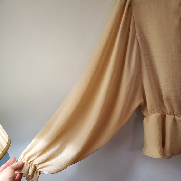 Peach Love Blouse - Picture 2 of 8